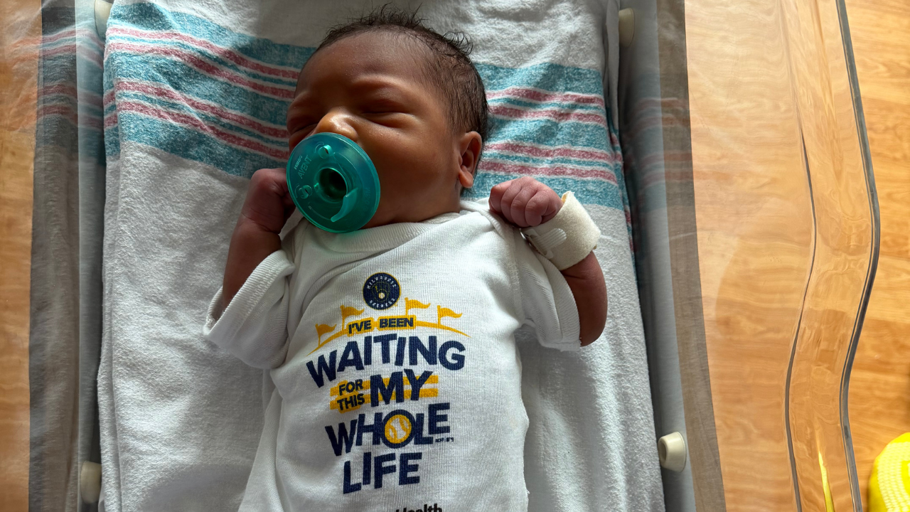 Aurora Health Care newborns celebrate Milwaukee Brewers’ first championship — WISN 12 Milwaukee