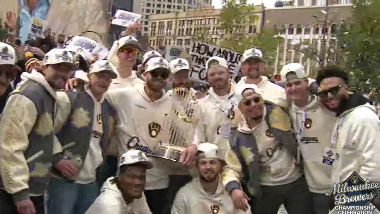 Brewers join fans on street at celebration parade — Mequon Arts news